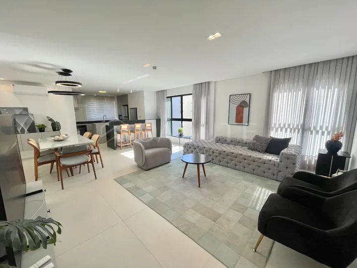 Apartamento á venda com 3 suítes no Centro