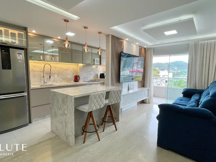 Apartamento à Venda 2 Dormitórios no Tabuleiro.