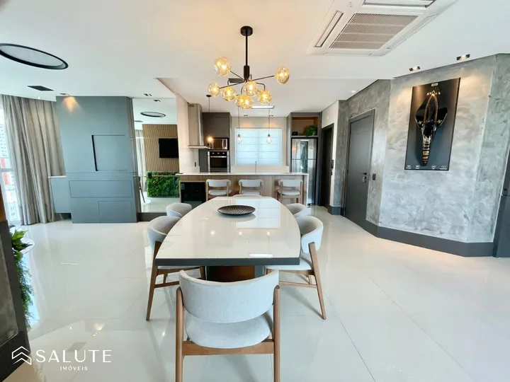 Apartamento à venda com 3 suítes na Barra Sul