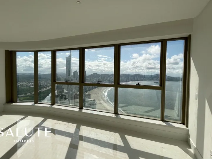 Apartamento á venda 4 Suítes na Barra Sul