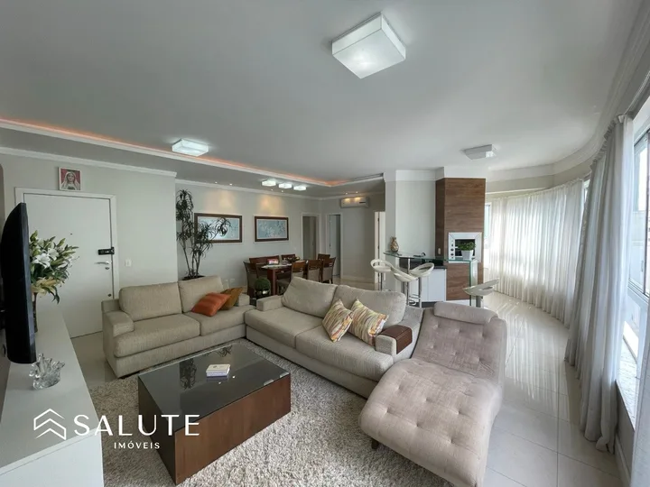 Apartamento a 200m da praia, mobiliado e decorado.