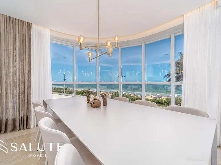 Apartamento à venda com 4 suítes na Praia Brava
