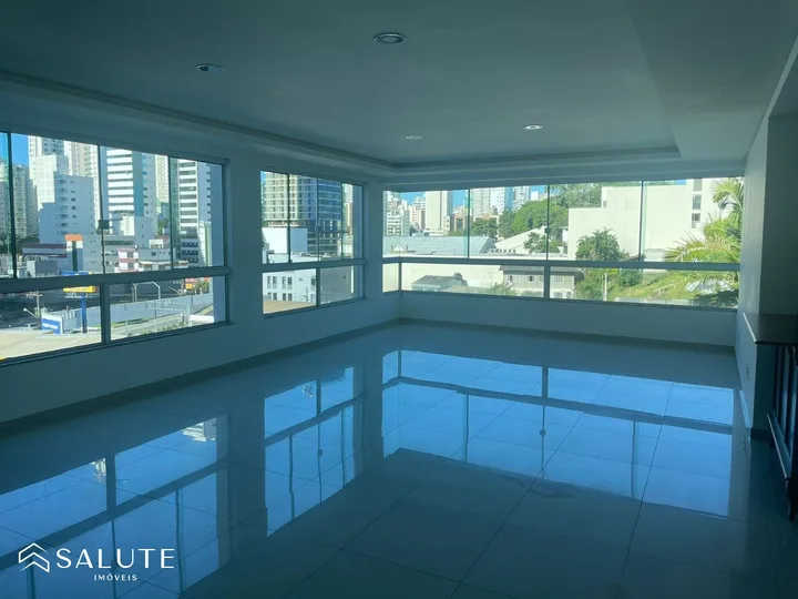 Apartamento à venda com 3 suítes no Ariribá