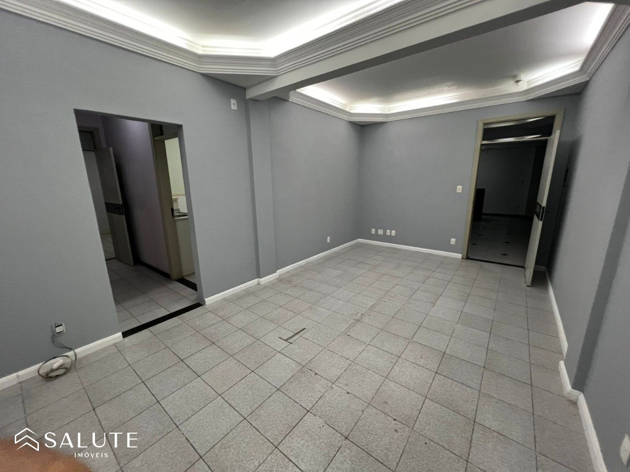 Sala Comercial aluguel anual Centro de Itajaí