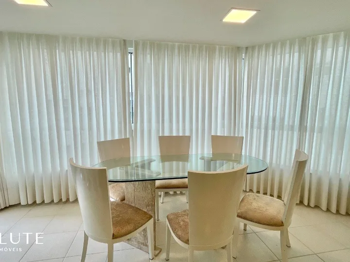 Apartamento locação anual com 3 dormitórios na Barra Sul