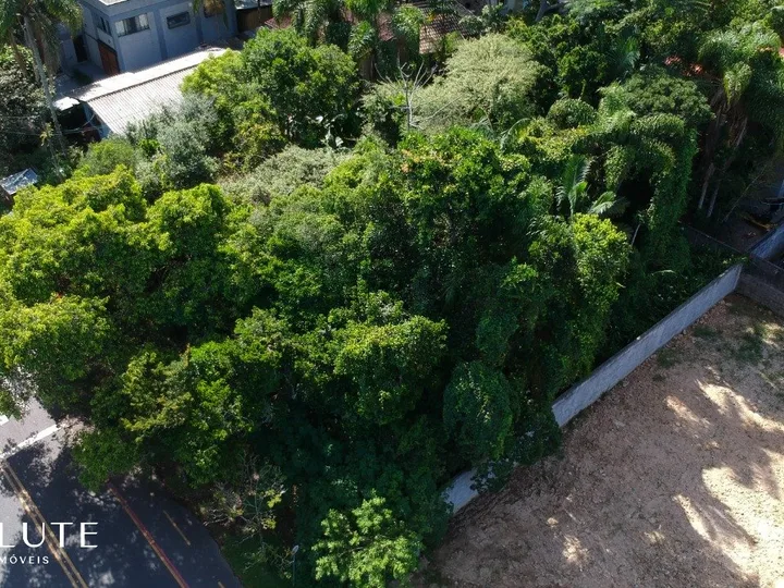 Terreno á venda 328,9m² na Praia do Estaleiro