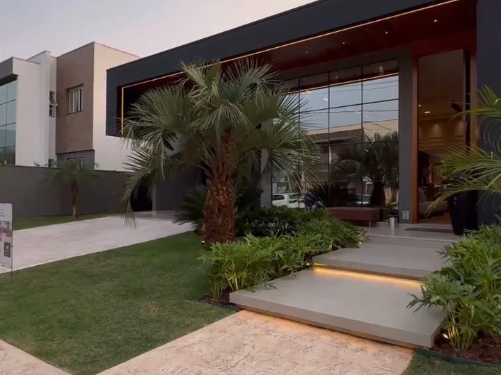 Casa à venda com 3 suítes em Camboriú