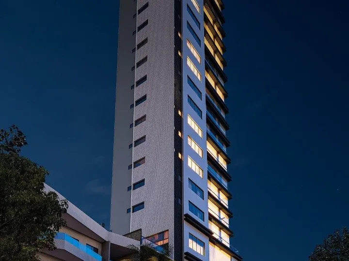 Cobertura central com 3 suítes e terraço com spa