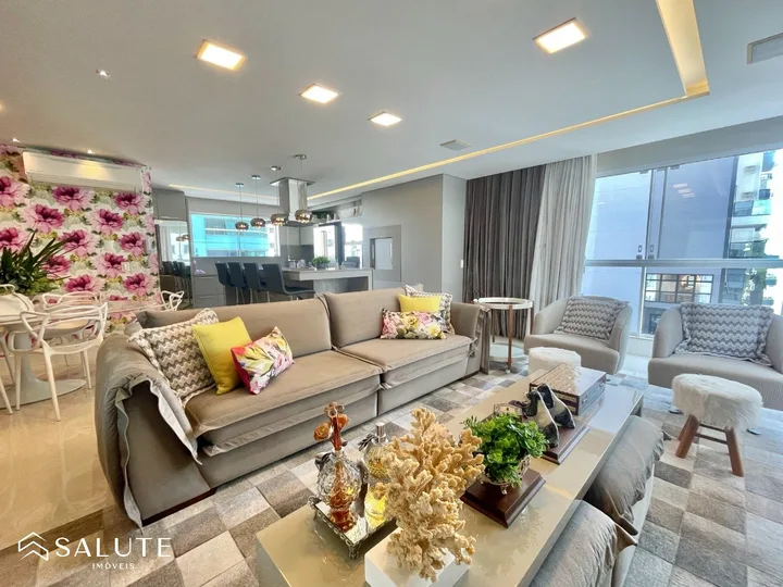 Apartamento aluguel anual 3 suítes Barra Sul.