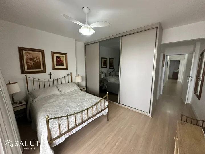 Apartamento à venda com 3 dormitórios no Centro