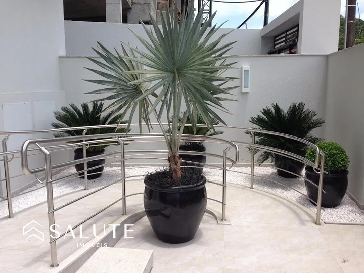 Apartamento à venda 3 suítes na Praia Brava