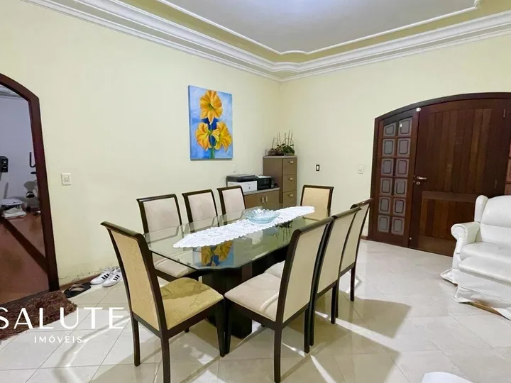 Casa à venda 3 dormitórios no Centro