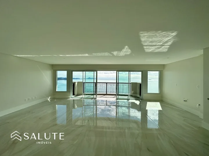 Apartamento à venda 04 Suítes na Barra Sul
