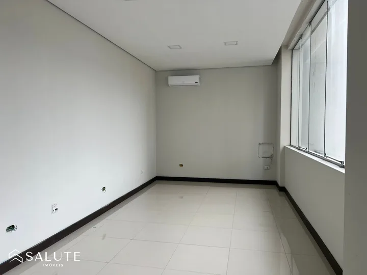Sala Comercial aluguel anual no Centro