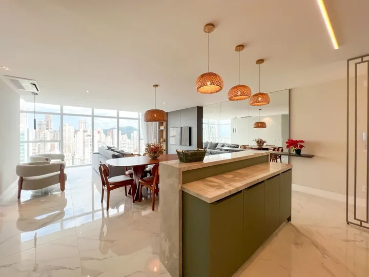 Apartamento à venda com 3 suítes no Centro