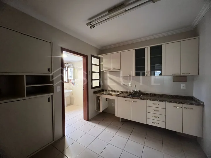 Apartamento aluguel anual 3 dormitórios na Barra Sul