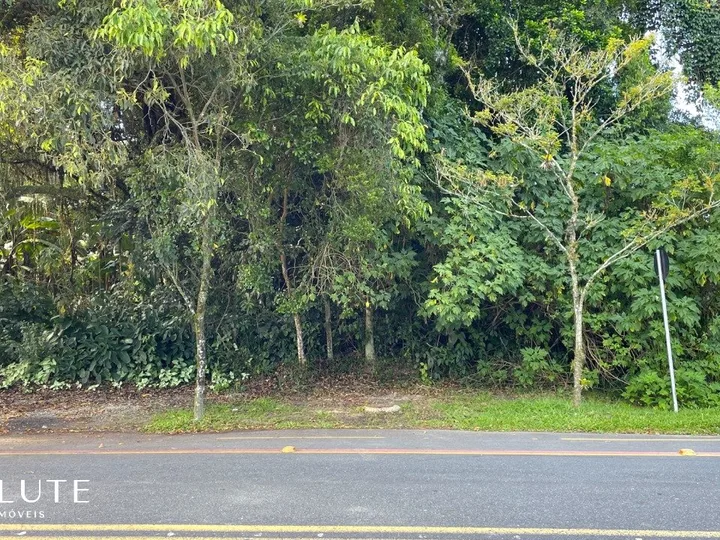 Terreno á venda 328,9m² na Praia do Estaleiro