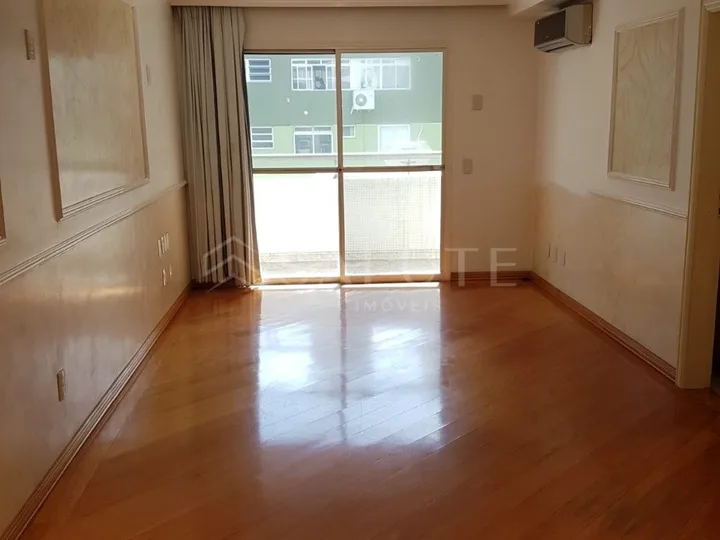 Apartamento à venda 3 suítes no Centro