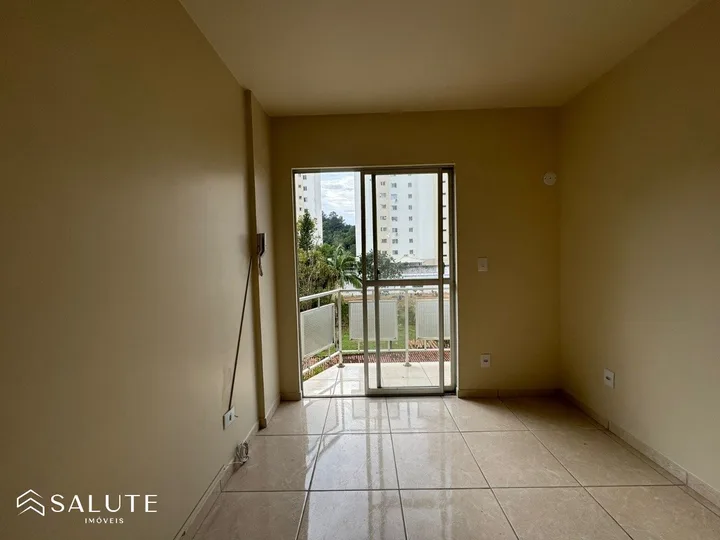 Apartamento à venda com 1 dormitório no Pioneiros