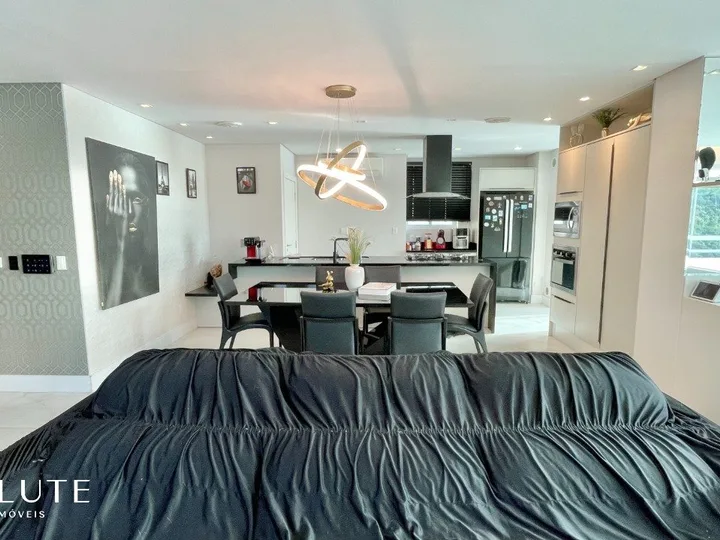 Apartamento Frente Mar com 3 suítes