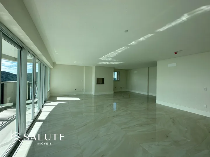 Apartamento à venda 04 Suítes na Barra Sul