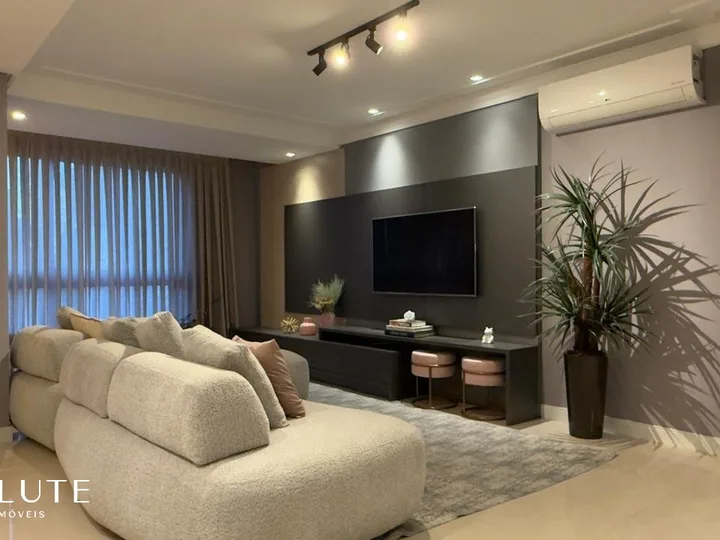 Apartamento à venda 3 suítes no Centro
