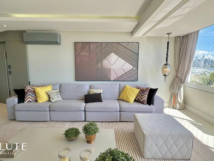 Apartamento à venda 3 suítes no Centro