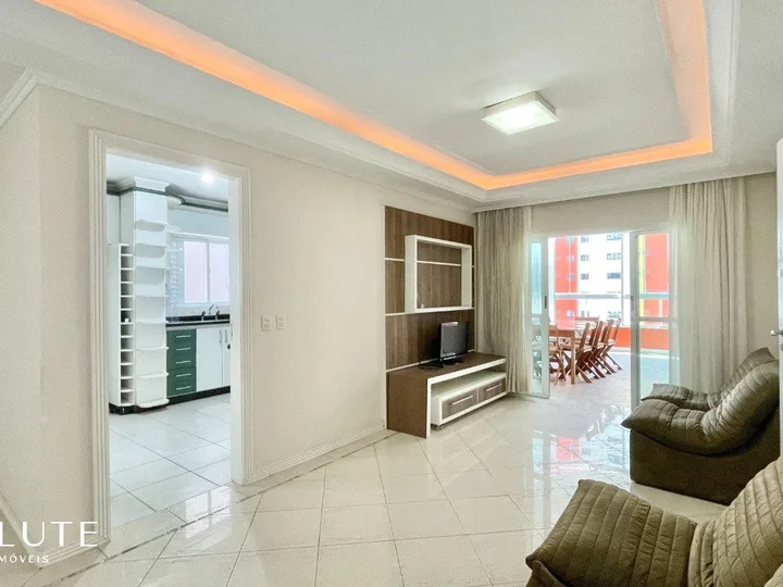 Apartamento á venda com 3 Dormitórios no Centro