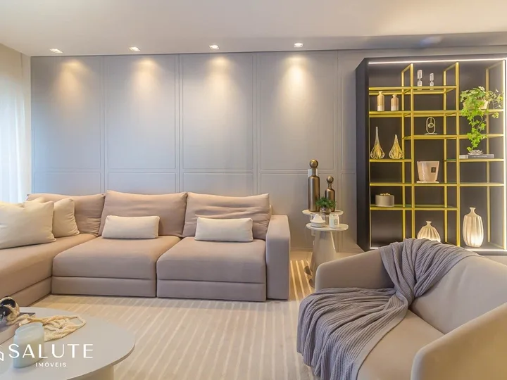 Apartamento á Venda com 4 Suítes no Centro