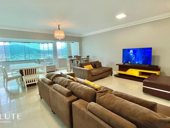Apartamento aluguel anual 3 Dormitórios no Centro.