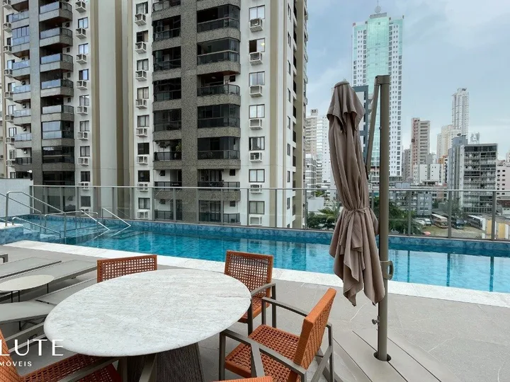 Apartamento à venda com 4 suítes no Centro