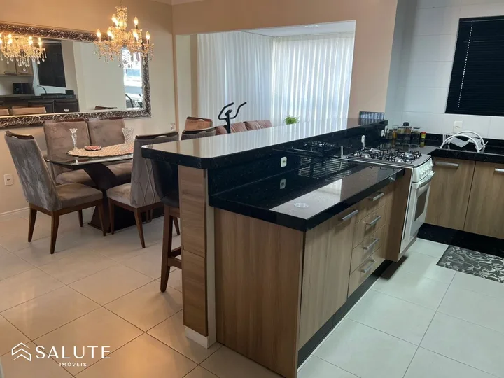 Apartamento à venda com 2 suítes no Centro