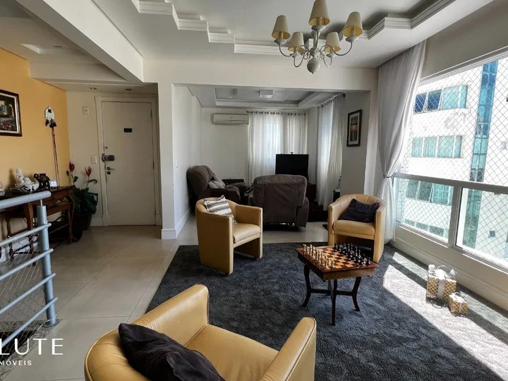 Apartamento á venda 06 Dormitórios no Centro