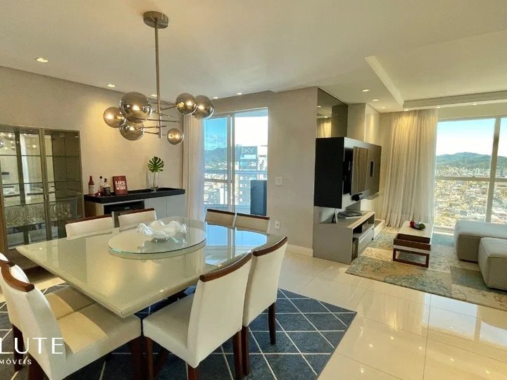 Apartamento à venda com 3 suítes no Centro