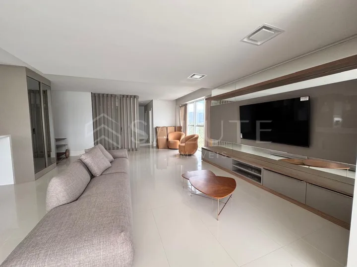 Apartamento locação anual 4 Suítes na Barra Sul