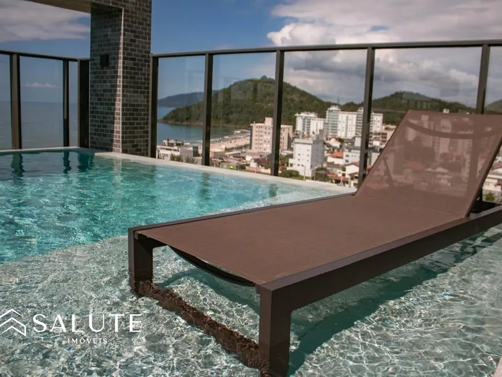 Apartamento à venda com 3 suítes na Praia Brava
