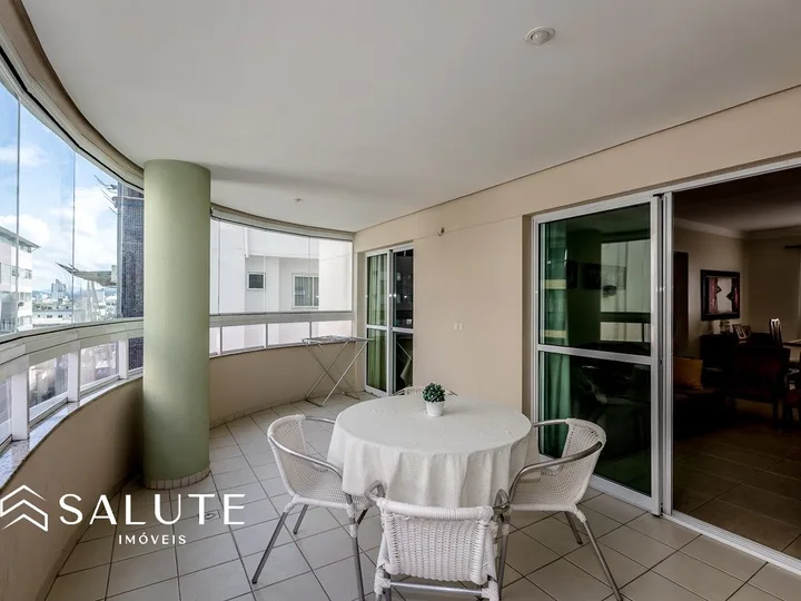 Apartamento locação 2 dormitórios no Centro