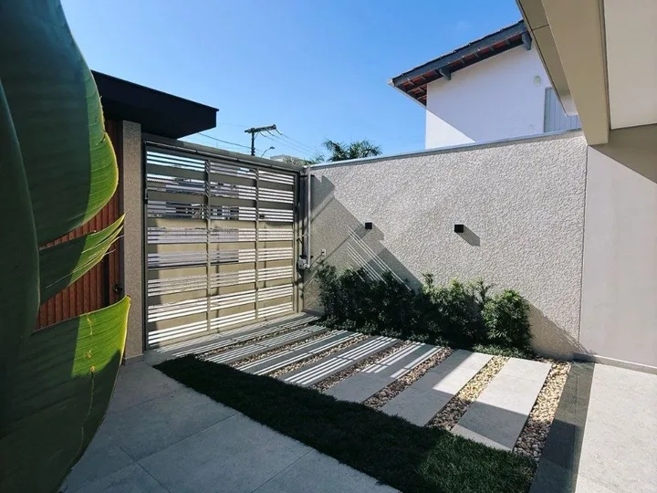 Casa à venda com 3 suítes no Centro