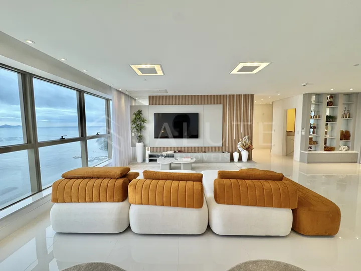 Apartamento à venda 4 suítes na Barra Sul