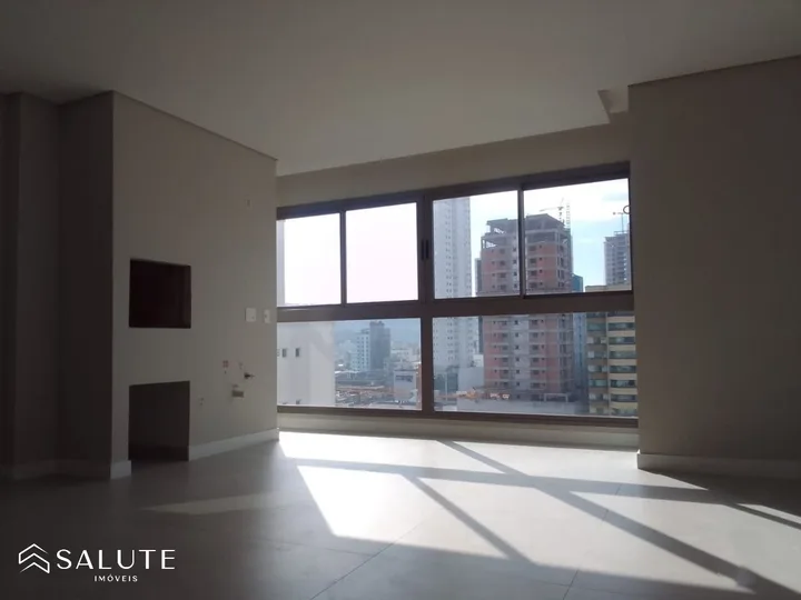 Apartamento à venda 4 suítes no Centro