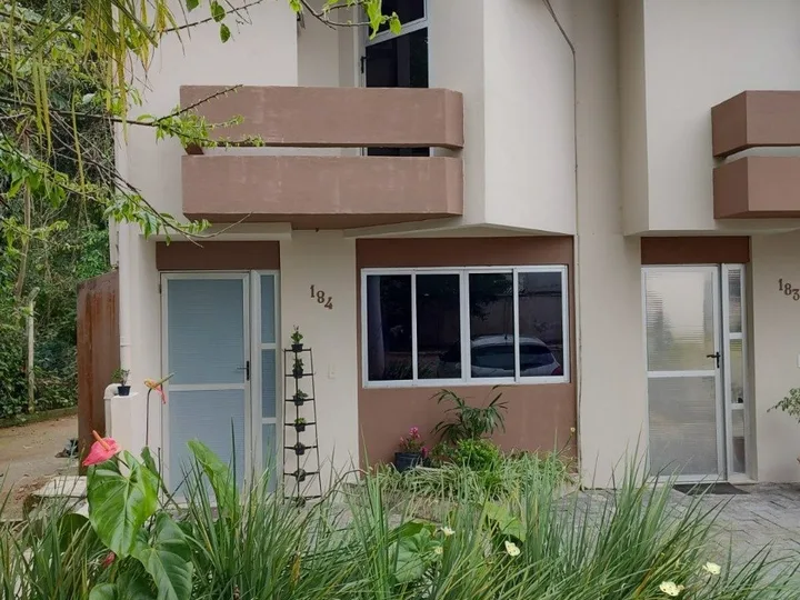 Casa em condomínio à venda 2 dormitórios Ariribá