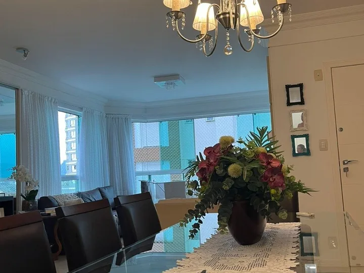Apartamento à venda com 3 dormitórios na Barra Sul