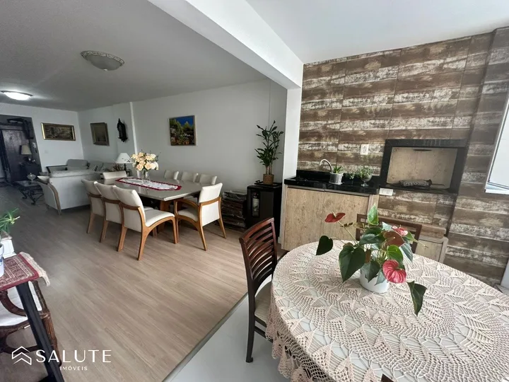 Apartamento à venda com 3 dormitórios no Centro