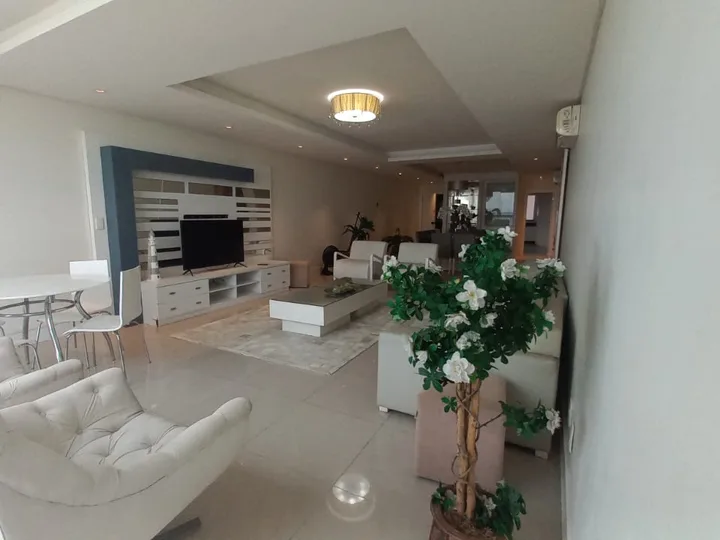 Apartamento aluguel anual 3 suítes no Centro