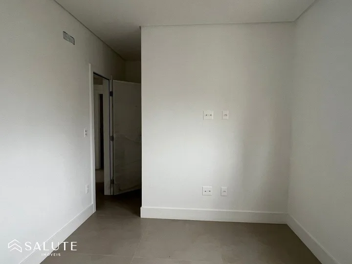 Apartamento 3 suítes, centro de Balneário Camboriú