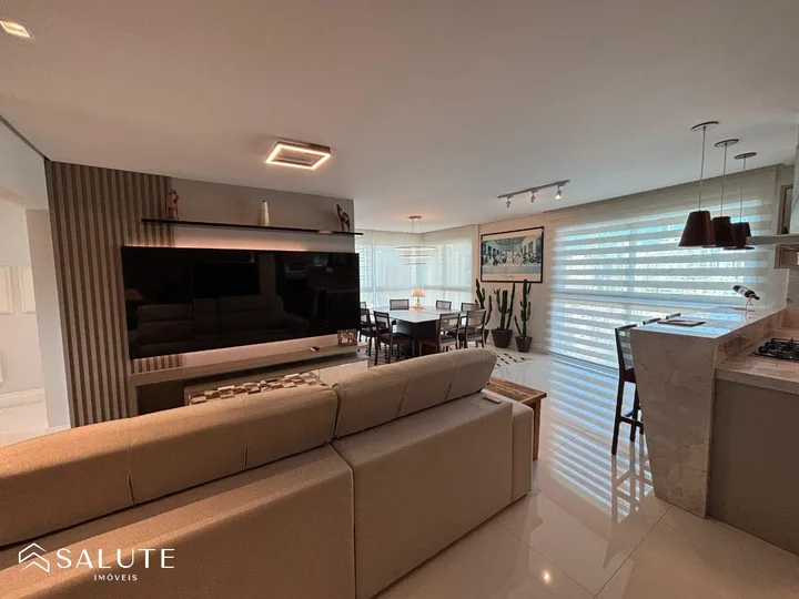 Apartamentos à venda com 3 suítes no Centro