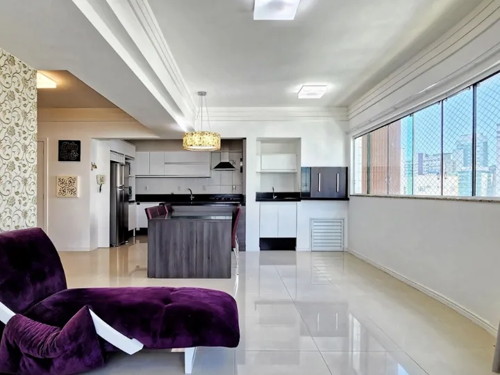 Apartamento à venda 3 suítes no Centro