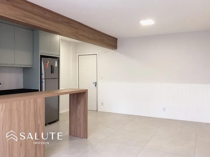 Apartamento à venda com 2 dormitórios na Barra Sul