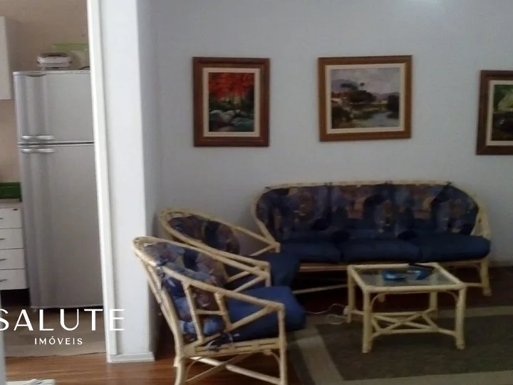 Apartamento a poucos metros do mar com 2quartos