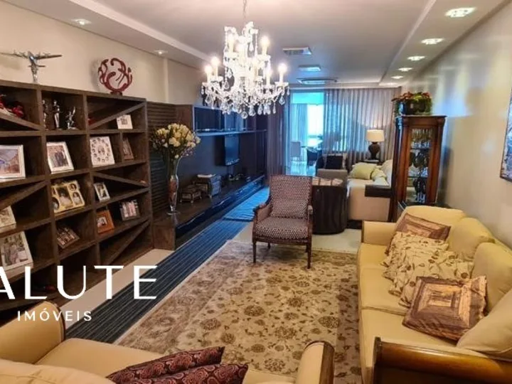 Apartamento á venda com 04 suítes Frente Mar
